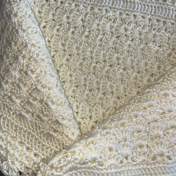 Handmade Crocheted baby Blanket In pale yellow chunky cot buggy/car seat 35X30” - Picture 7 of 7